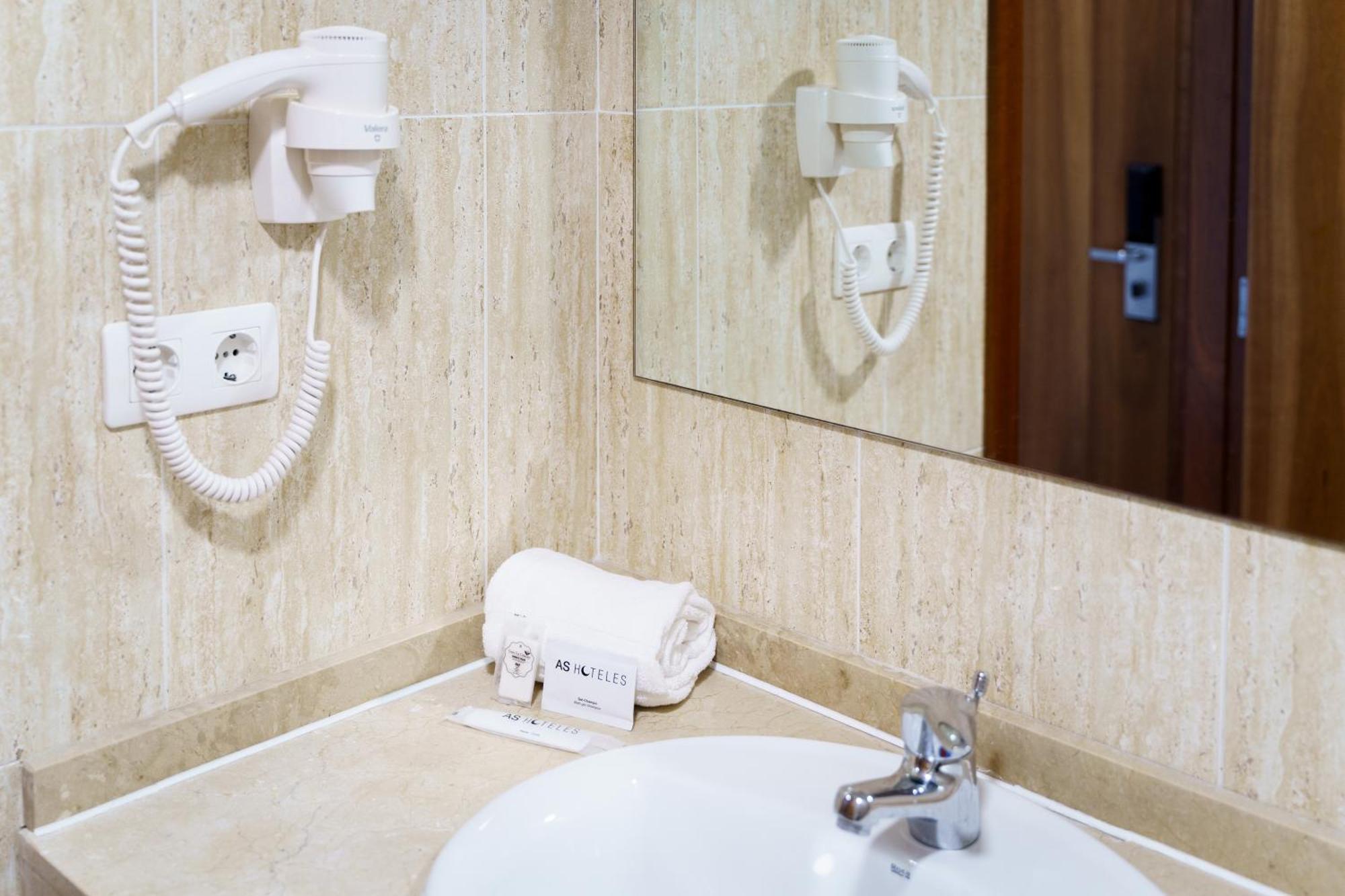 As Hoteles Ponferrada Columbrianos Ngoại thất bức ảnh